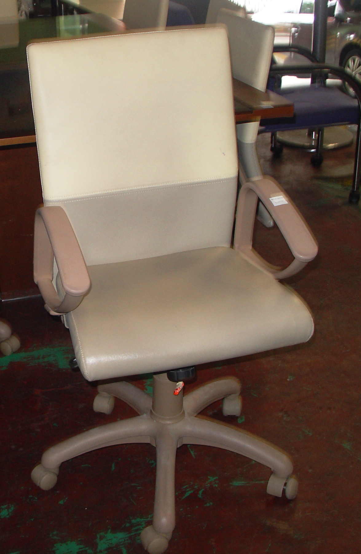 Used Office chair, second hand office chair Used Office Furniture Philippines